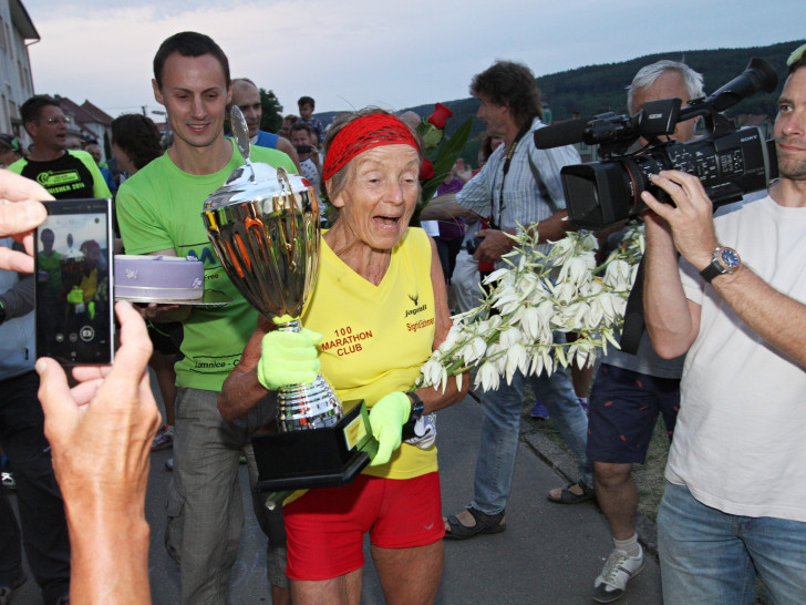 Marathonläuferin Siegrid Eichner zeigt sich von ihrem Alter unbeeindruckt. Foto: Daniel Orálek