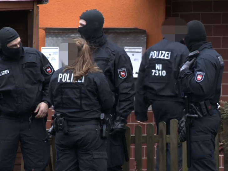 Am Mittwochabend wurden die Verdächtigen von Spezialkräften in Wolfsburg festgenommen. Symbolfoto: Aktuell24 (BM)