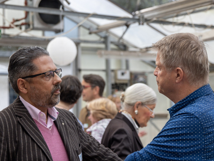 Ohlms und Rupprecht am Rande des Sommerfestes.

Foto: Michael Schwarze