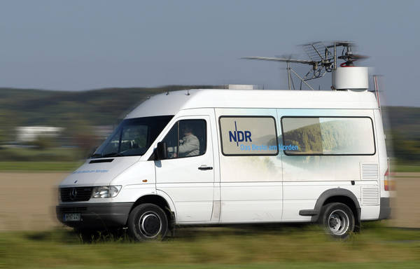 Via Ü-Wagen gehen die Berichte direkt ins Programm. Foto: NDR 