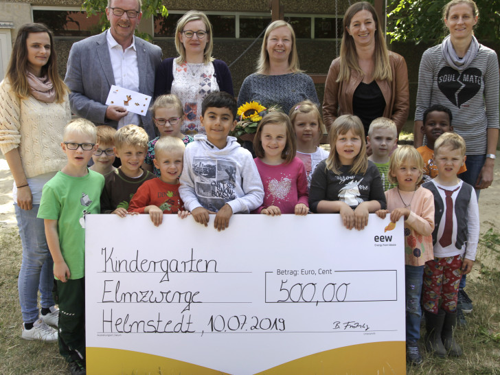 Die EEW GmbH spendet an den Kindergarten in Esbeck. Foto: Stadt Schöningen