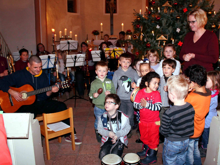 In Rolum fand das erste Weihnachtskonzert statt. Foto: Bernd-Uwe Meyer