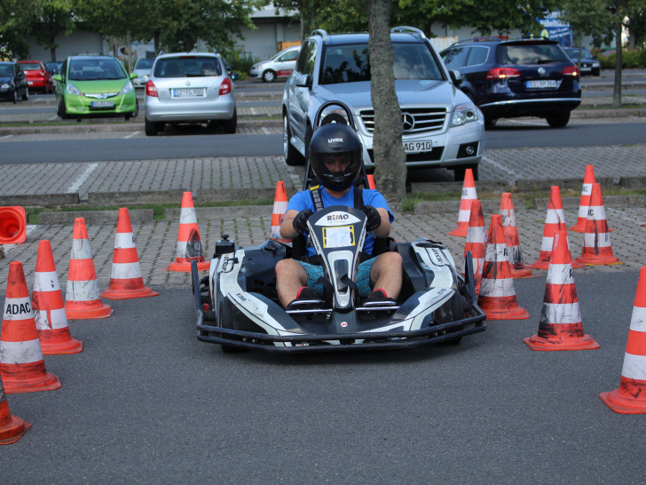 Der ADAC Niedersachsen/Sachsen-Anhalt hat daher ein Kart-Fahrtraining für die Jüngsten entwickelt und macht Station in Gifhorn. Am 29. und 30. Juni 2016, jeweils von 10 bis 16 Uhr, erleben 150 Hortkinder Sport und Spaß auf dem Schützenplatz. Symbolfoto: Jan Borner