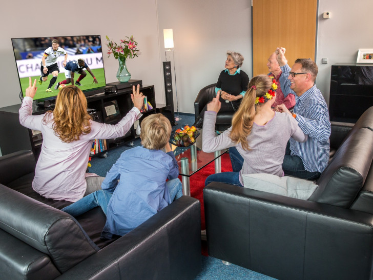 Die erste Stufe von DVB-T2 HD startet pünktlich zur Fußball-EM. Foto: Axel Herzig