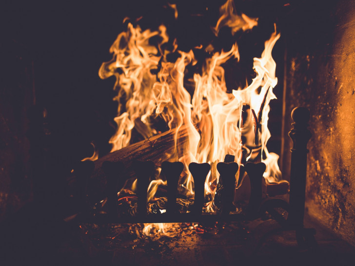 Ein Kamin im eigenen Haus spendet nicht nur Wärme. Symbolfoto: pixabay