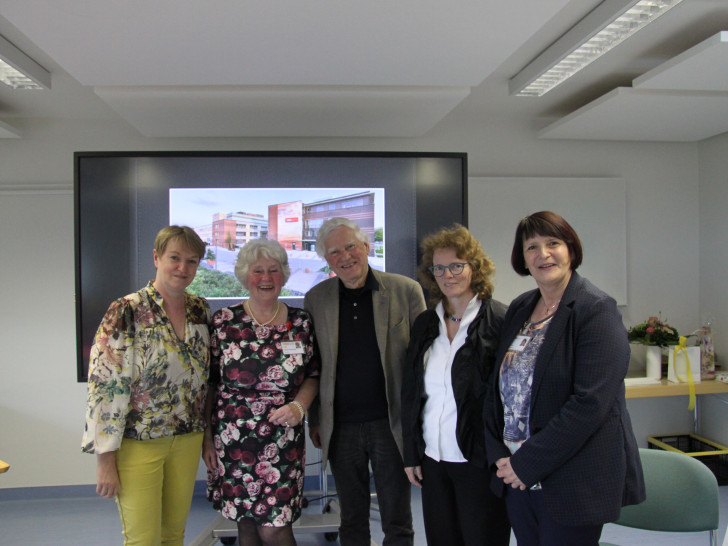 Von links: Annette Emmert, Brigitta Oppermann, Eckhardt Schimpf, Uta Hirschler und Birgit Förster. Foto: HEH