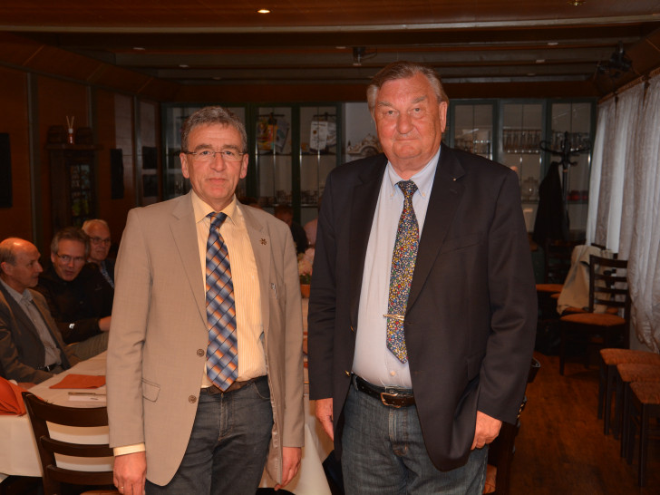 Bürgermeister Thomas Pink (links) mit dem Gründer und Präsidenten der Wolfenbütteler Wirtschaftsgespräche, Benno Blumenberg. Foto: Regio Press
