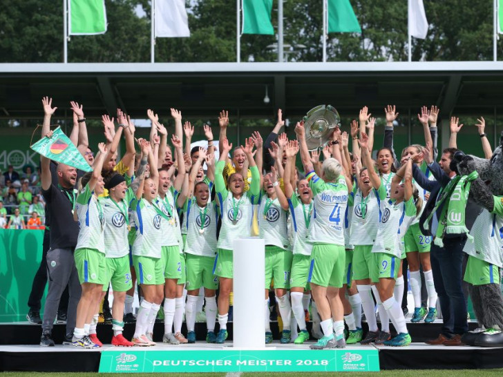 Die Bundesliga-Fußballerinnen des VfL Wolfsburg wurden als Mannschaft des Jahres 2018 ausgezeichnet. Foto: VfL Wolfsburg