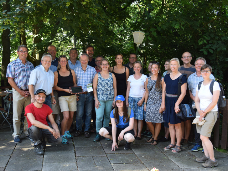 Die ILE-Region präsentiert neues Gemeinschaftswerk bei Naturspaziergang zur Burgruine Lichtenberg in Salzgitter Foto: Regionalmanagement