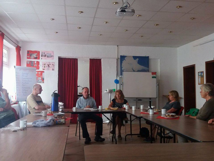 Das Sozialcafé der Linken geht in die Sommerpause. Vorher gab es noch einen Vortrag zum Thema Sucht. Foto: 