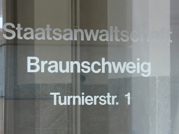 Die Staatsanwaltschaft Braunschweig hat den Fall übernommen.