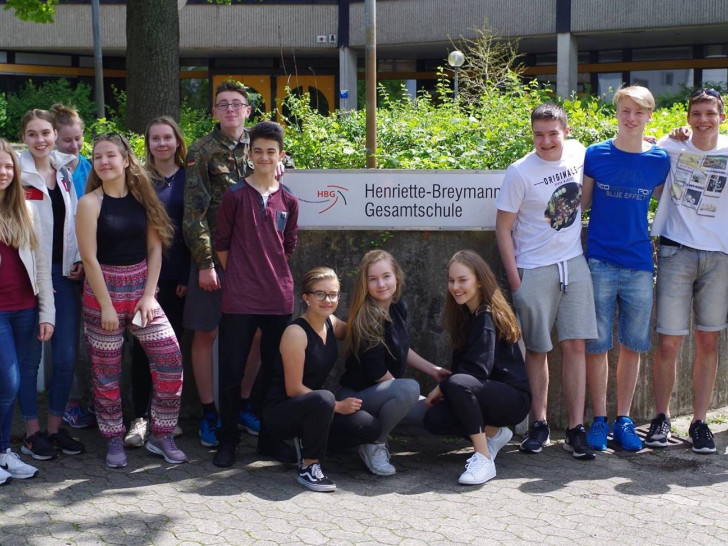 Ein Teil der Gruppe beim Abschiedsfoto. Fotos: Henriette-Breymann-Gesamtschule