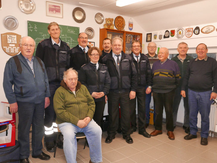 Gruppenfoto mit den Kameraden der Alters- und Ehrenabteilung und den Kameraden des Kommandos. Foto: privat