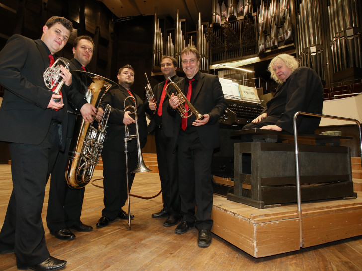 "Classic Brass" und Organist Matthias Eisenberg treten in Hornburg auf. Foto: Privat