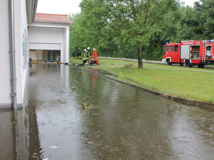 Bereits am Vormittag gab es in Hohenhameln ein starkregen Ereignis, das die Ortswehren um 9.34 Uhr aus Hohenhameln und Clauen ausrückten. Foto: Freiwillige Feuerwehr Hohenhameln