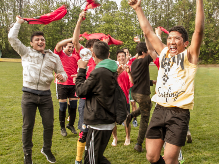 „Demokratie am Laufen halten“. Foto: Freiwilligenagentur Jugend-Soziales-Sport e.V.