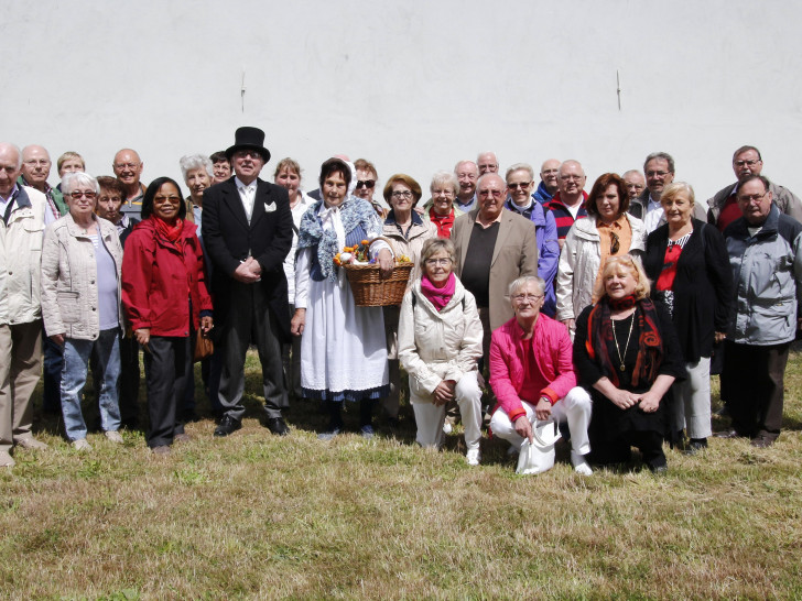 Das Reiseteam Angelika Fietzke-Hollbach und Günter Bengelsdorf vom Ortsverband Südstadt-Lindenberg-Elmaussicht veranstalteten wie jedes Jahr eine vier tägige Himmelfahrtsreise. Foto: Siegfried Nickel
