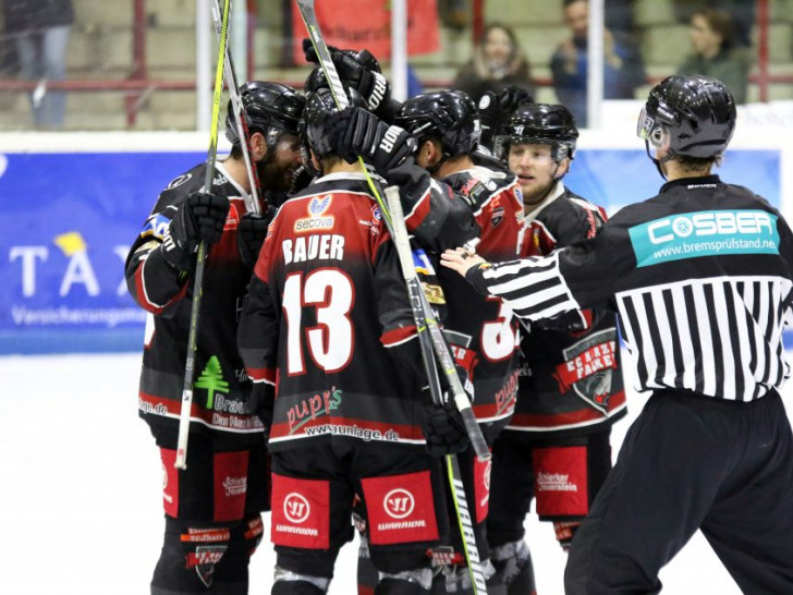 Nach neun Niederlagen in Folge konnten die Harzer Falken endlich jubeln. Foto: Frank Neuendorf/Jahn Pictures