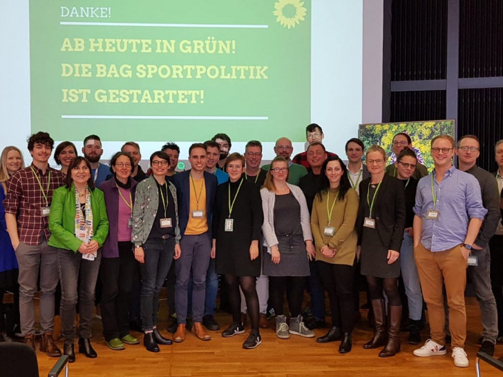 Die Mitglieder der BAG Sportpolitik. Zentral im Bild im gelben Shirt: Felix Bach. Foto: Bündnis 90/Die Grünen