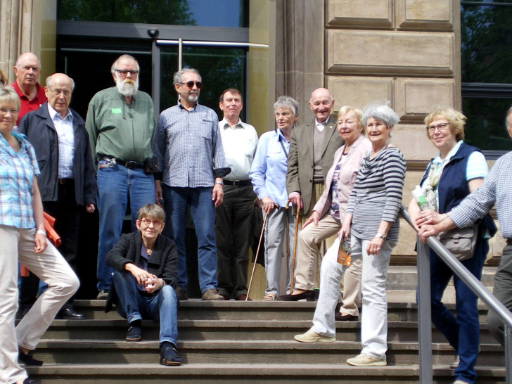 Die Besucher vor dem Herzog Anton Ulrich-Museum. Foto: Bernd-Uwe Meyer
