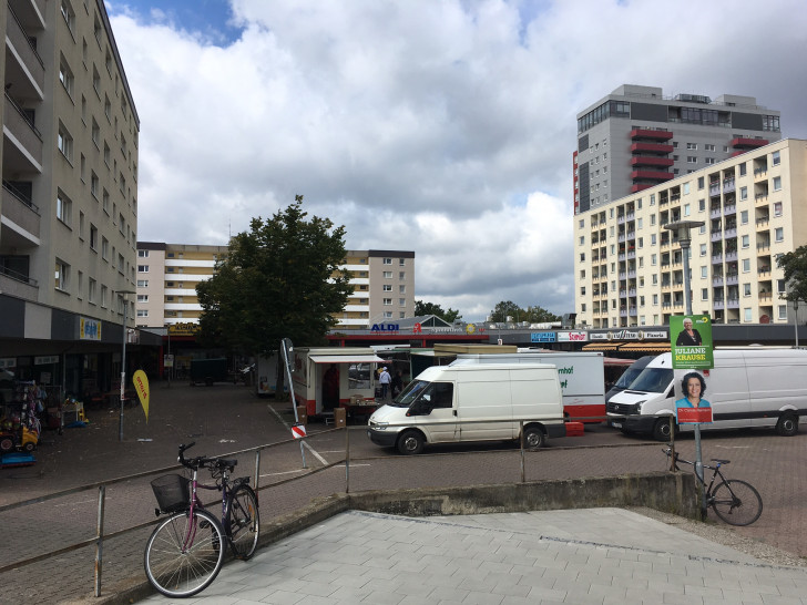 Geht es nach der SPD im Stadtbezirksrat, sollen Poller das Befahren des Erfurtplatzes verhindern. Foto: Archiv/Alexander Dontscheff