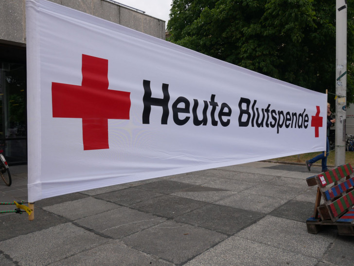 Das Deutsche Rote Kreuz freut sich auf zahlreiche Spender

Foto: Alexander Panknin