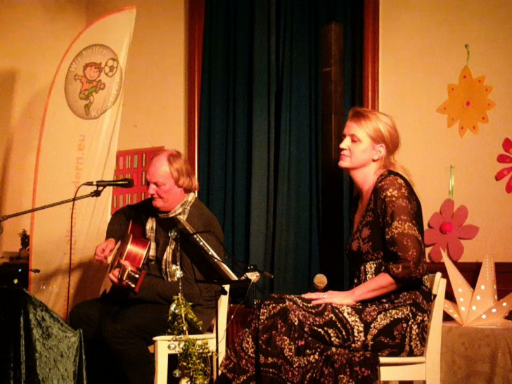 Peter Kerlin und Britta Busse performten gemeinsam "There Were Roses". Foto: Privat