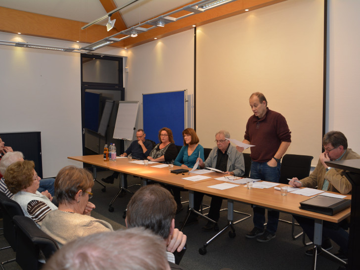 Der Lebenshilfe-Vereinsvorstand:  Uwe Thomas, Stephanie Schacht, Elisabeth Diekmann, Vorsitzender Klaus Bätcke, Dr. Joop van den Heuvel und Carsten Voges. Foto: Lebenshilfe