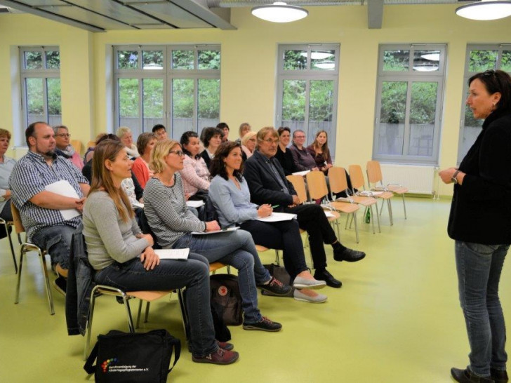 Leiterin des Geschäftsbereiches Jugend, Frau Klapproth-Hock, hat zum Runden Tisch eingeladen. Foto: Landkreis Helmstedt