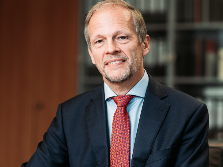 Der öffentliche Vortrag des Wissenschaftlichen Direktors des Leibniz-Instituts DSMZ Prof. Dr. Jörg Overmann findet am 16. November um 10.30 Uhr im Roten Saal des Braunschweiger Residenzschlosses statt. Der Vortrag steht unter dem Titel "Bakterien für ein besseres und gesünderes Leben." Foto: Leibniz-Institut DSMZ
