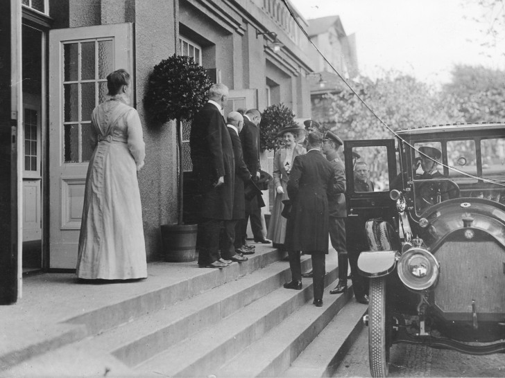 Foto: Herzogin Victoria Luise besucht das Wolfenbütteler Stadttheater vor 1918. Foto Museum Wolfenbüttel. Foto: Museum Wolfenbüttel