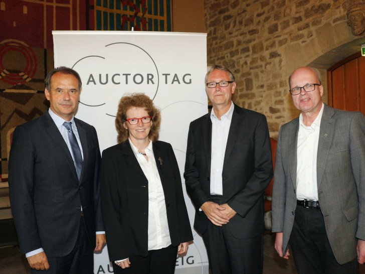 Auctortag:  OB Markurth, Pröpstin Hirschler, Prof. Dr. Jürgen Manemann und Propst Heine (von links). Foto: Siegfried Nickel