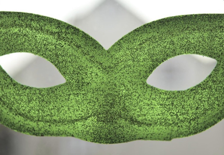 Grüne Masken spielen bei der geplanten Aktion eine große Rolle. Foto: Yvonne Salzmann