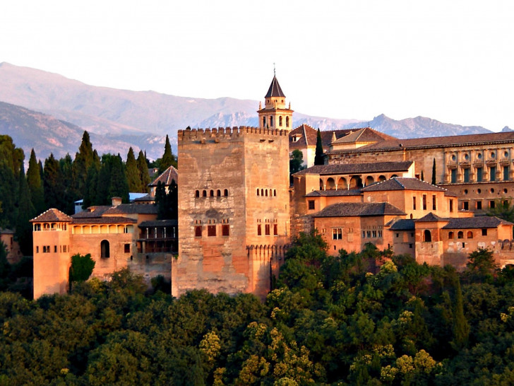 Auch die Alhambra steht auf dem Programm. Foto: pixabay
