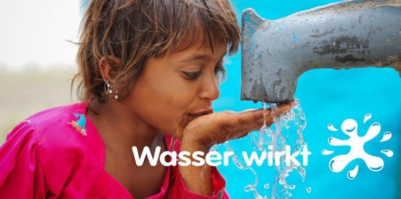 Der Gospelchor Braunschweig mit Band unter der Leitung von Eggo Fuhrmann unterstützt UNICEF Wasserprojekte. Foto: UNICEF