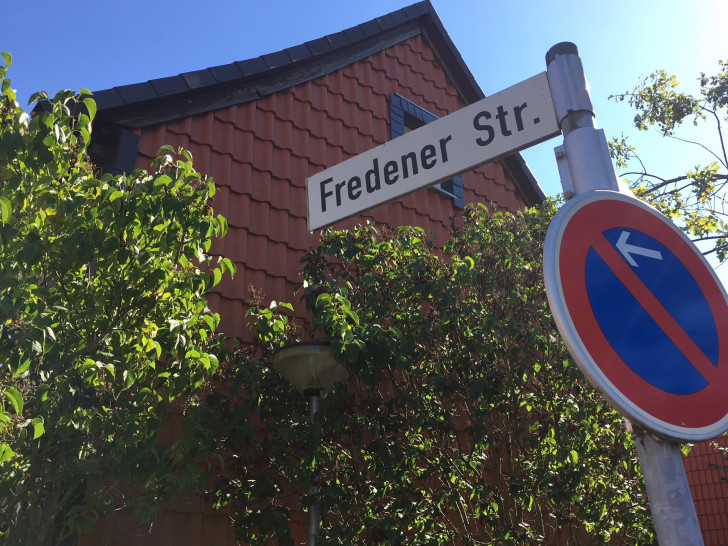 Die Fredener Straße ist Thema im Ortsrat am Mittwoch. Fotos: Alexander Dontscheff