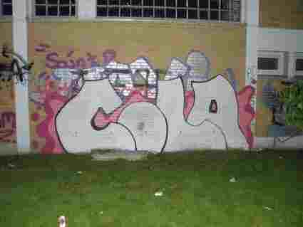 Entfernung von illegalem Graffiti kann teuer werden. Symbolbild: Polizei