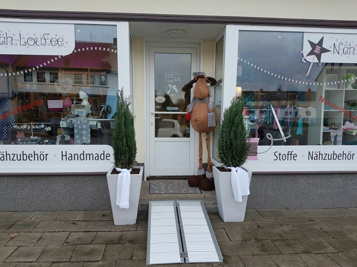 Der Stoffladen Näh-LouFee ist nun auch mit einer Rampe vom Verein "Rampen für Goslar e.V." ausgestattet. Foto: Rampen für Goslar e.V.