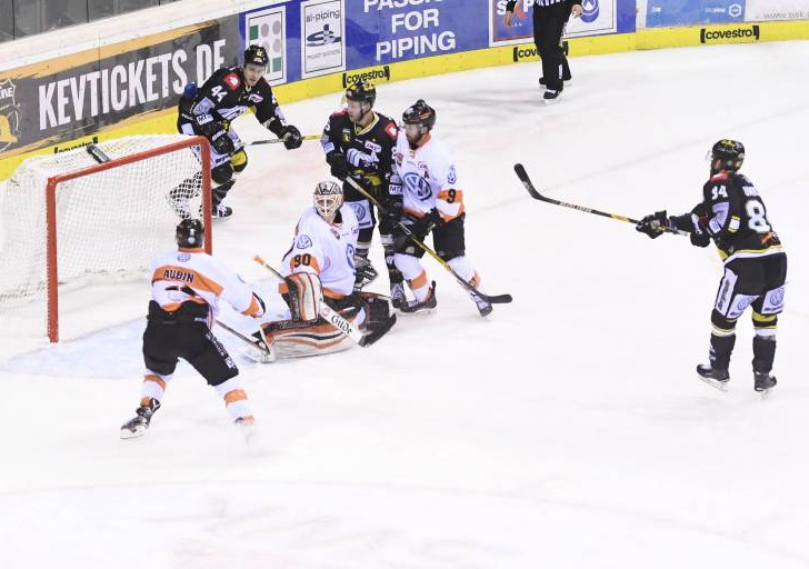 Dragan Umicevics Treffer entschied die Partie. Foto: imago/Osnapix