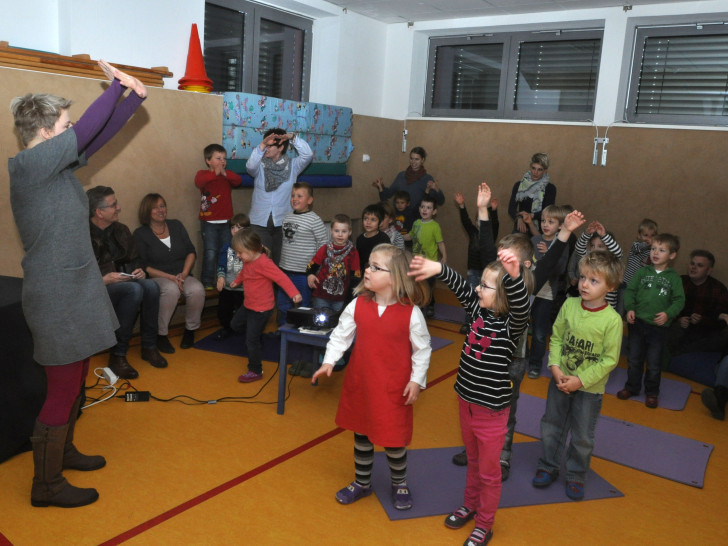 Mit Mitmach-Aktionen begeisterte die Kinderbuch-Autorin Stephanie
Schneider die Löwenzahn-Kinder. Foto: Lebenshilfe