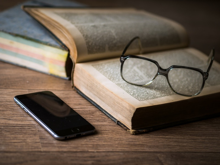Weitere Schulen werden erst einmal nicht mit WLAN ausgestattet. Symbolfoto: Pixabay