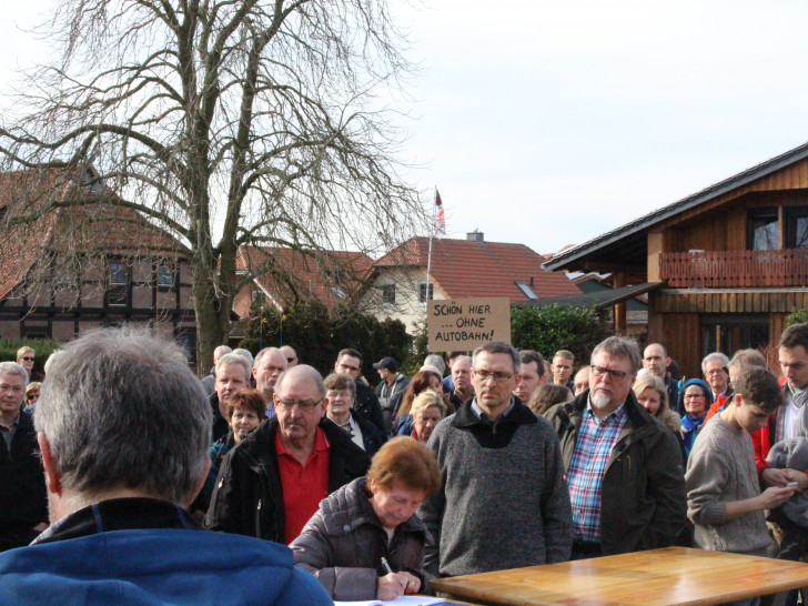 Nicht nur in Neuhaus regt sich Protest gegen die L290. Foto: Bernd Dukiewitz