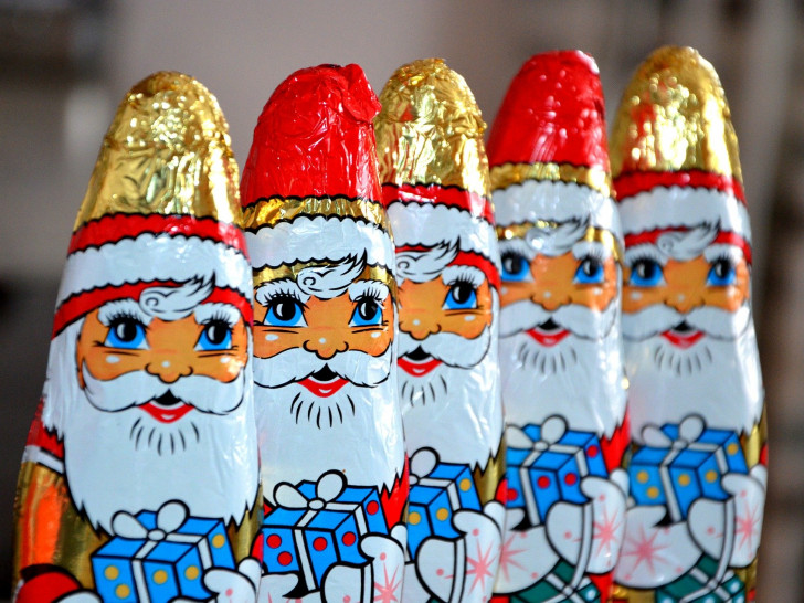 Die Linke in Goslar verschenkt 150 Schokoladenweihnachtsmänner an alle Kinder auf dem Jürgenohler Marktplatz. Symbolfoto: Pixabay