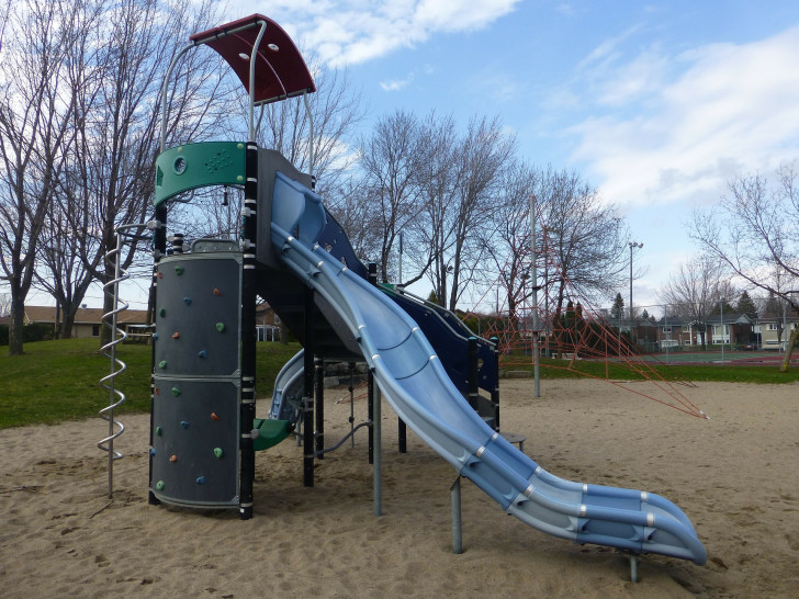 Heute entscheidet der Gemeinderat über den Neubau des Kletterturms auf dem Spielplatz Volkse. Symbolfoto: Pixabay