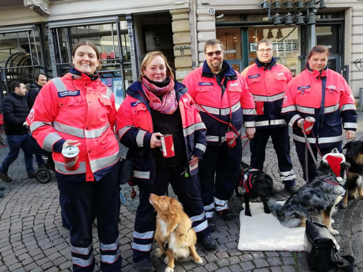 Die Rettungshundegruppe ist wieder am Ritterbrunnen unterwegs. Foto: Malteser