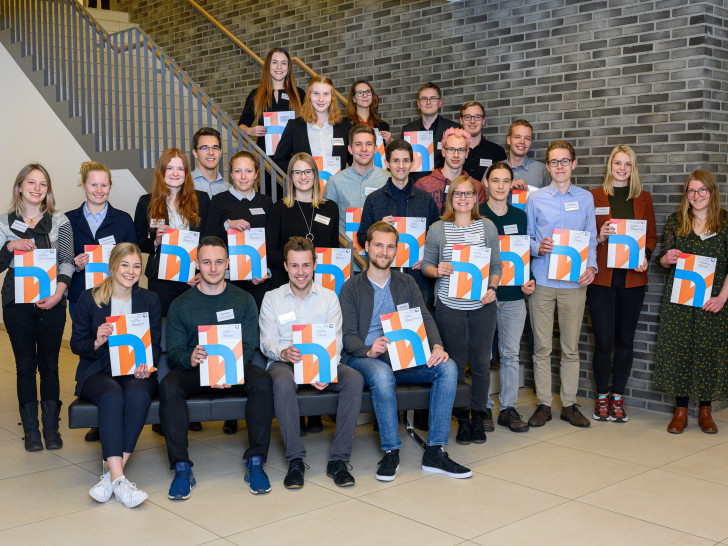 Die Studierenden, die in diesem Jahr mit dem Deutschlandstipendium unterstützt werden, stammen aus allen vier Standorten der Ostfalia Hochschule in Salzgitter, Suderburg, Wolfenbüttel und Wolfsburg.
Foto: Ostfalia