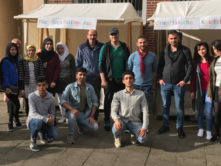 Flüchtlingen beim Stadtfest im Schöppenstedt, wo sich sie im Rahmen der Öffentlichkeitsarbeit präsentierten. Foto: Samtgemeinde Schöppenstedt