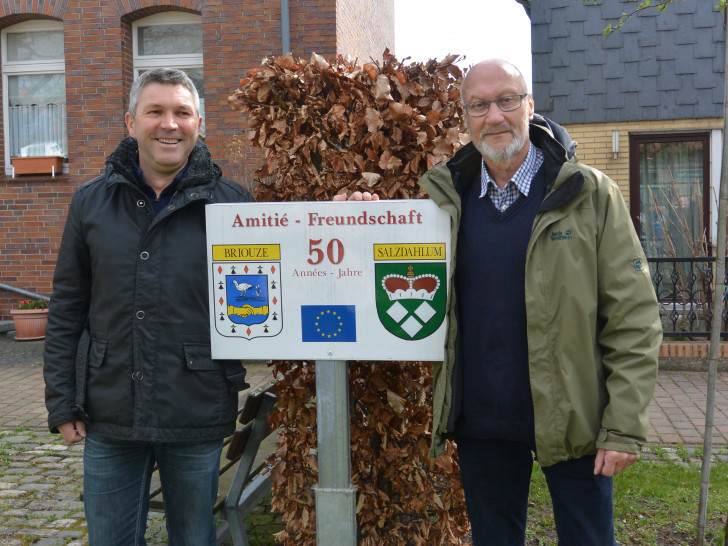 Die beiden Präsidenten der Partnerschaft: Francois Fortis (Briouze) und Wolfgang Bothe (Salzdahlum). Foto: Privat