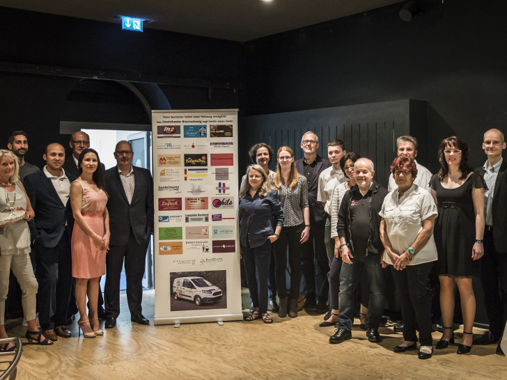 Um den Hausdiensten Transportfahrten, Wege zur Post wie auch Auf- und Abbauten zu erleichtern, gibt es mit einem Ford Transit Courier Kombi ab sofort ein neues Hausmeisterauto am Staatstheater. Foto: Volker Beinhorn
