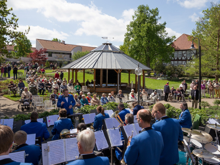 Die Klangzeiten sind ein Publikumsmagnet. Das  Foto zeigt das Orchester SoundWerk des Musikvereins Die Klesmer e.V. bei einem früheren Einsatz im Rahmen der KlangzeitenFoto: Stadt Salzgitter/ André Kugelis 